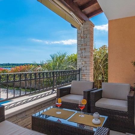 Ferienhaus In Pomer Mit Privatem Beheizten Pool Und Meerblick Exterior foto