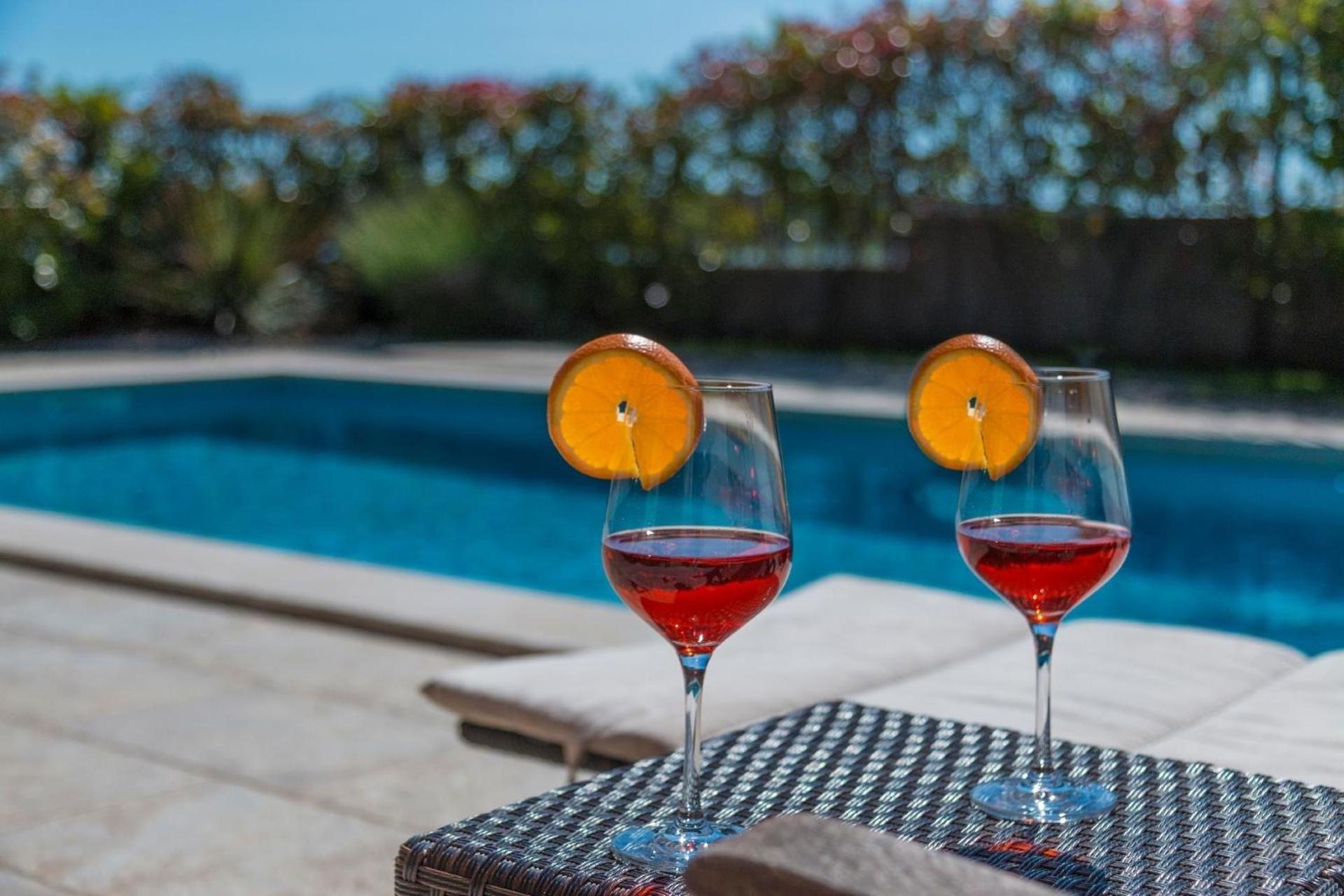 Ferienhaus In Pomer Mit Privatem Beheizten Pool Und Meerblick Exterior foto